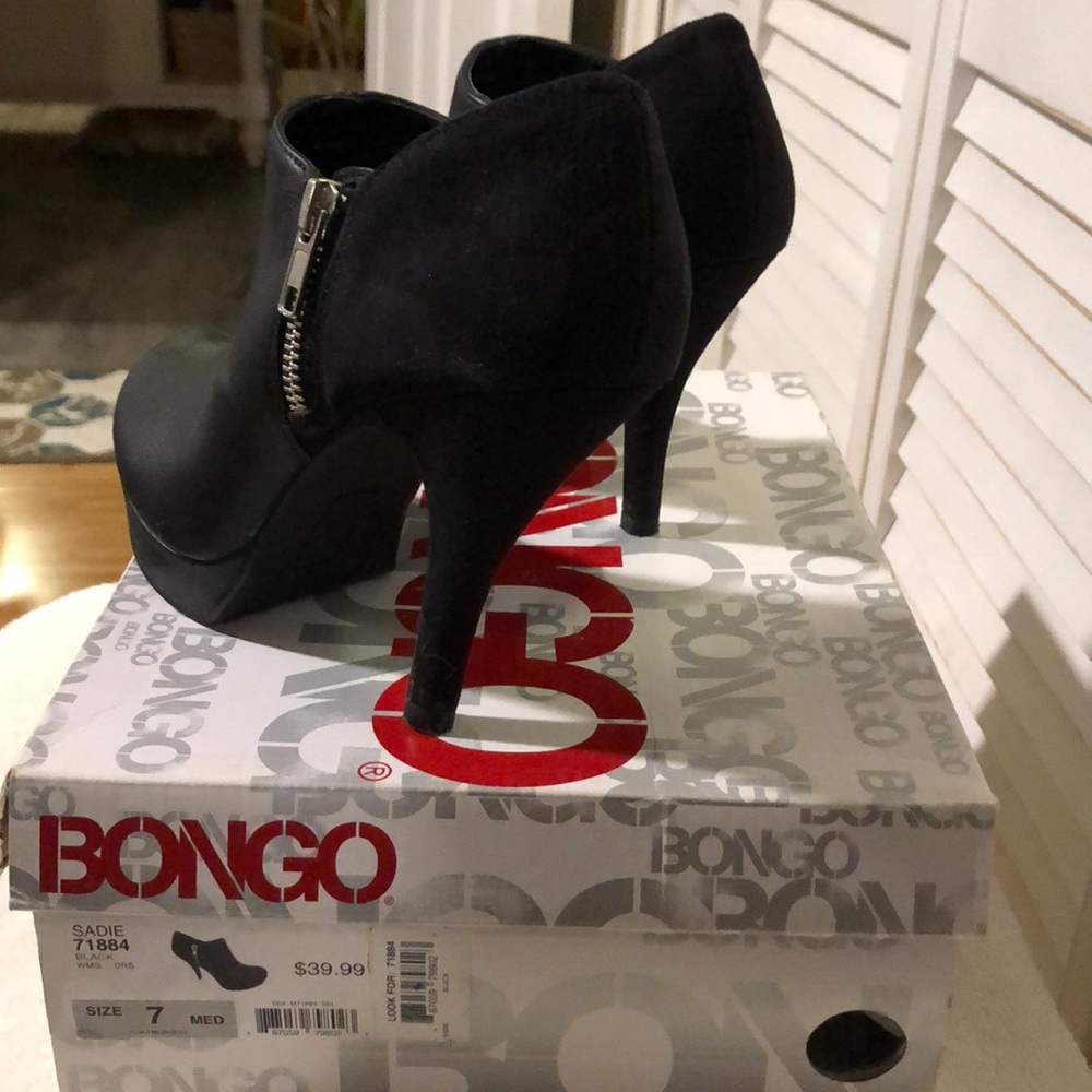 Shoes - Picture 2 of 4
